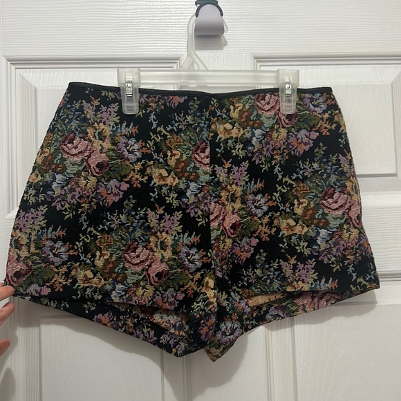 Floral shorts - Picture 1 of 3